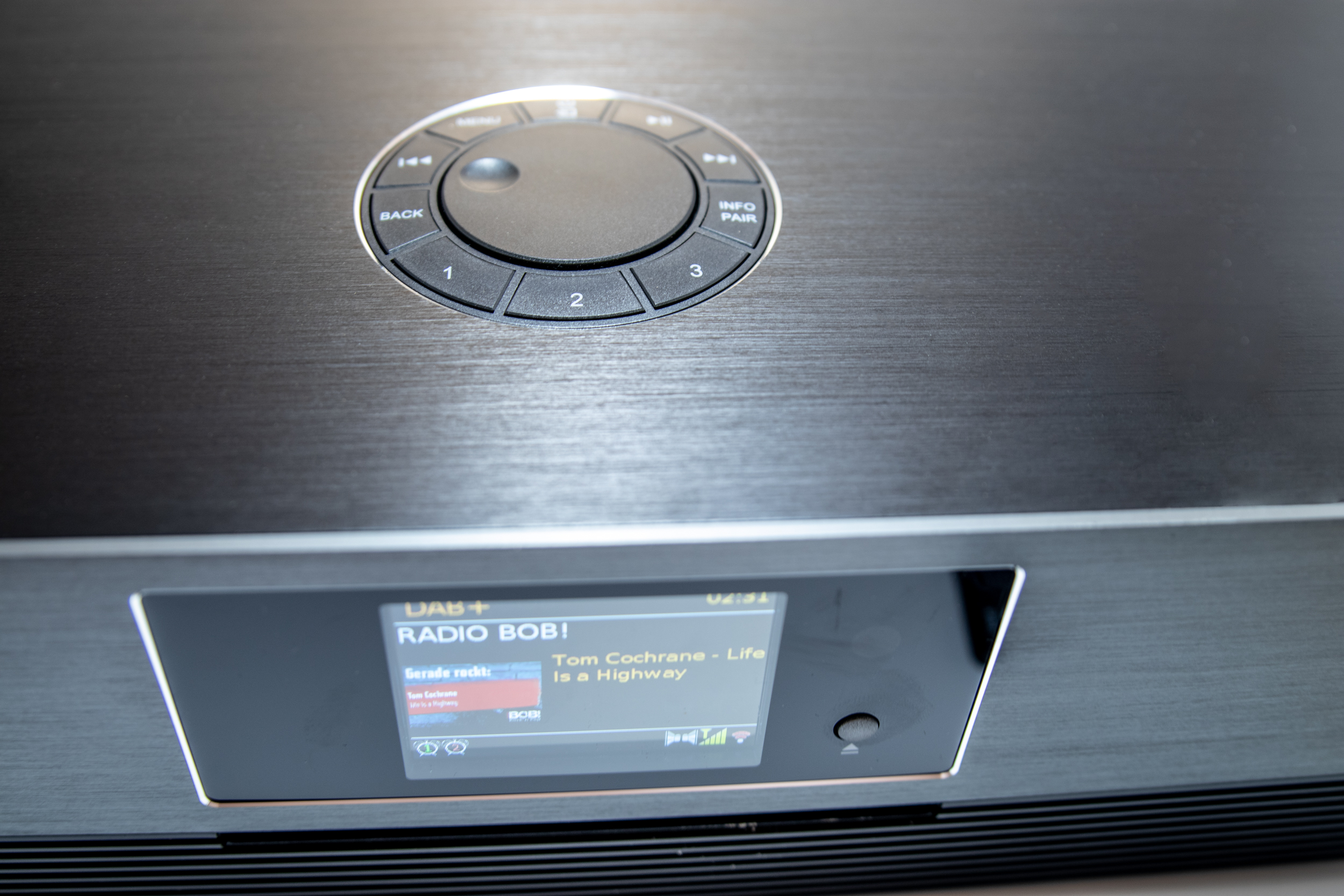 Stereo Musikcenter mit WLAN-Internet/DAB+/UKW-Radio, CD/MP3, USB, Bluetooth®, APP-Steuerung
