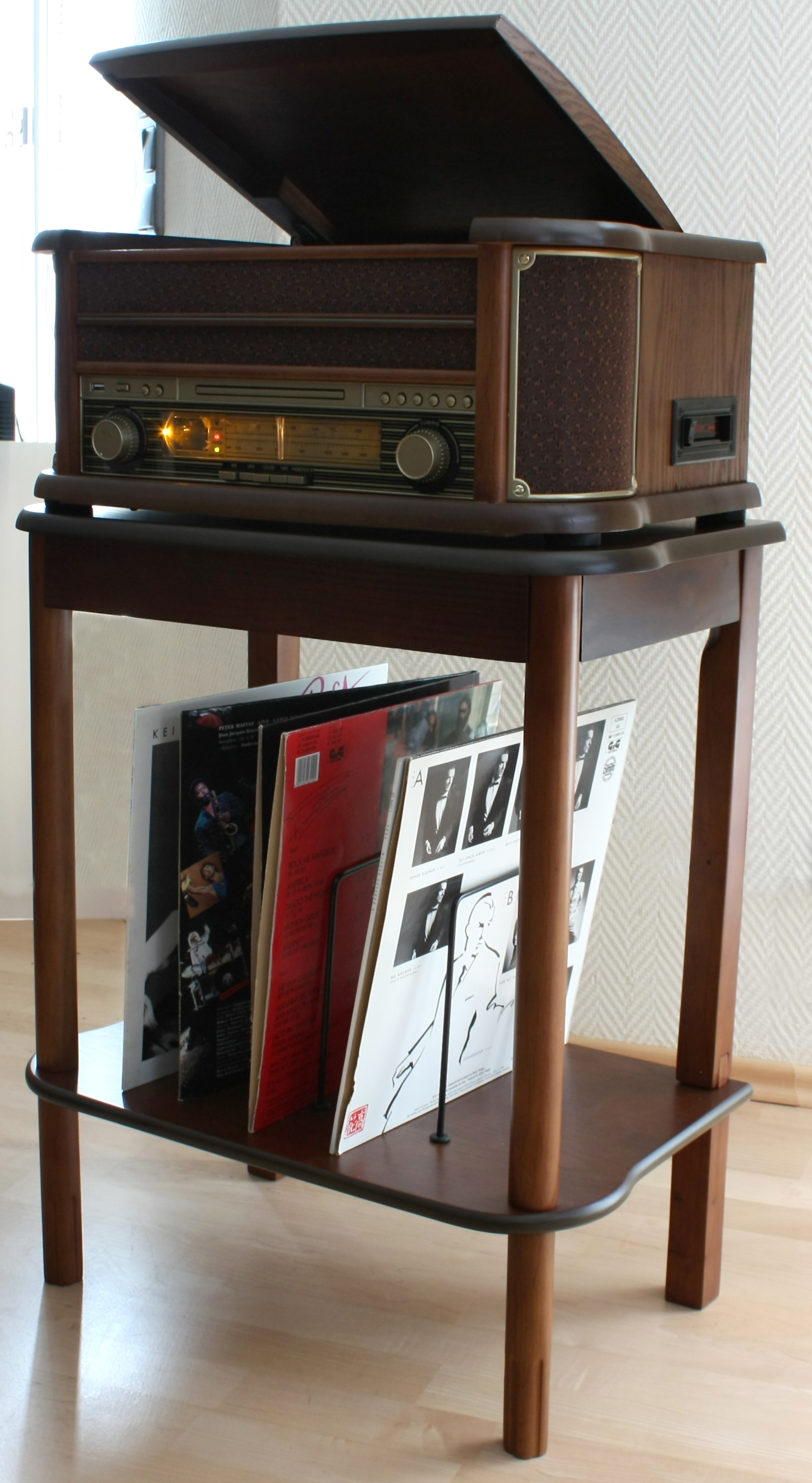 Nostalgie Untertisch aus Holz mit Schallplattenablage