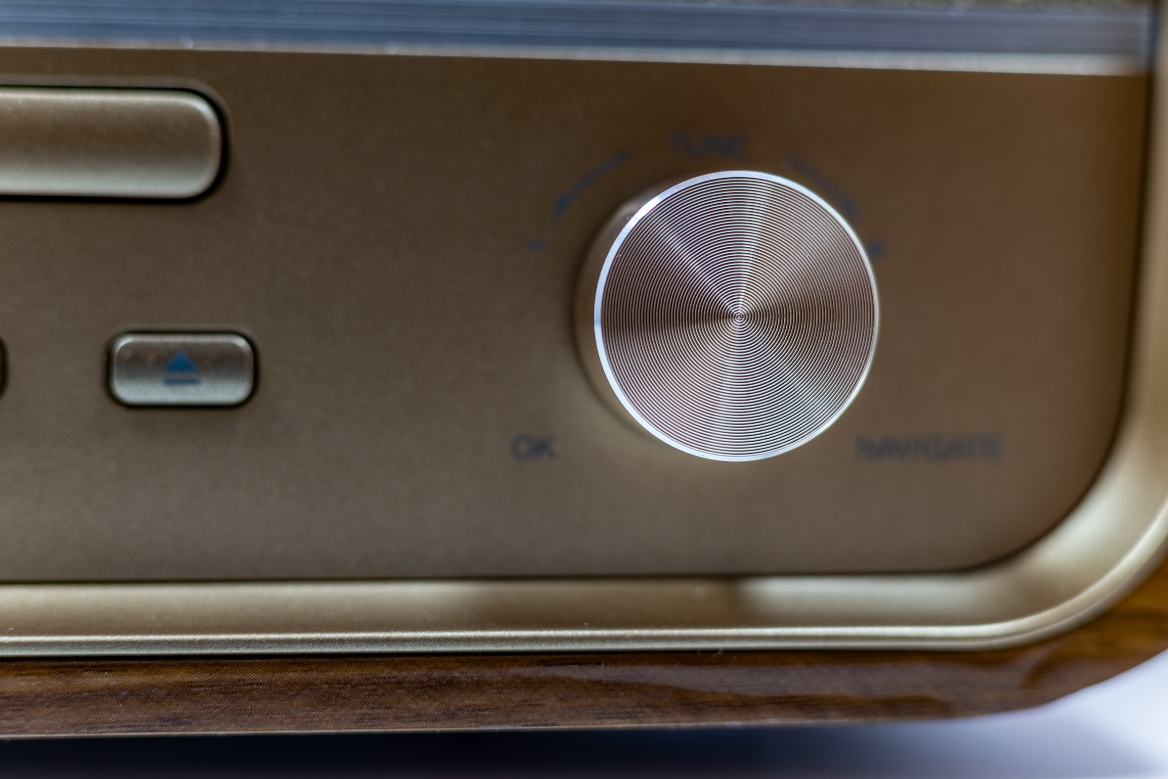 Stereo Musikcenter mit DAB+/UKW, CD/MP3, USB, Bluetooth®, Farbdisplay