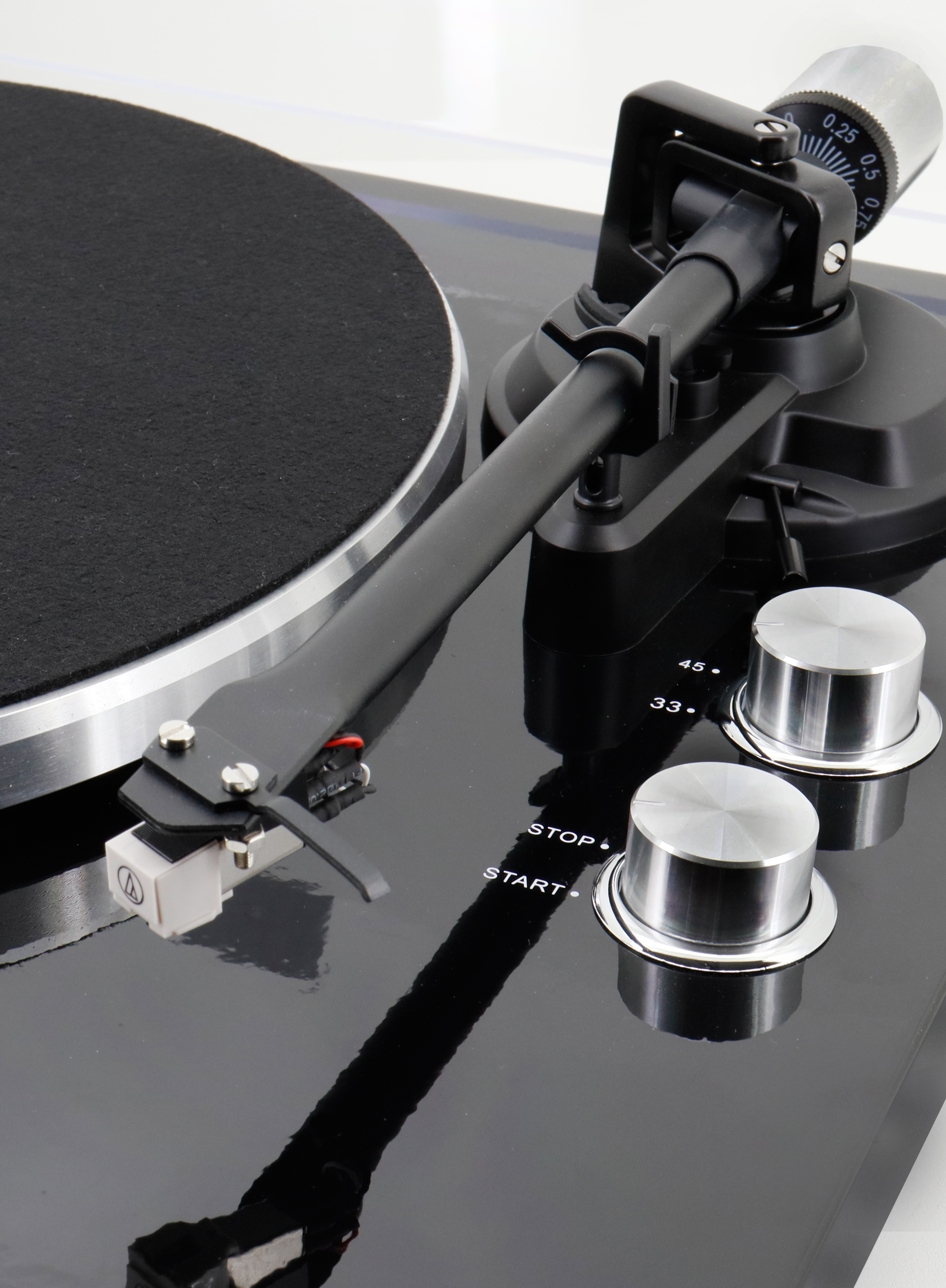 Plattenspieler mit Magnettonabnehmersystem, Bluetooth® Sendefunktion